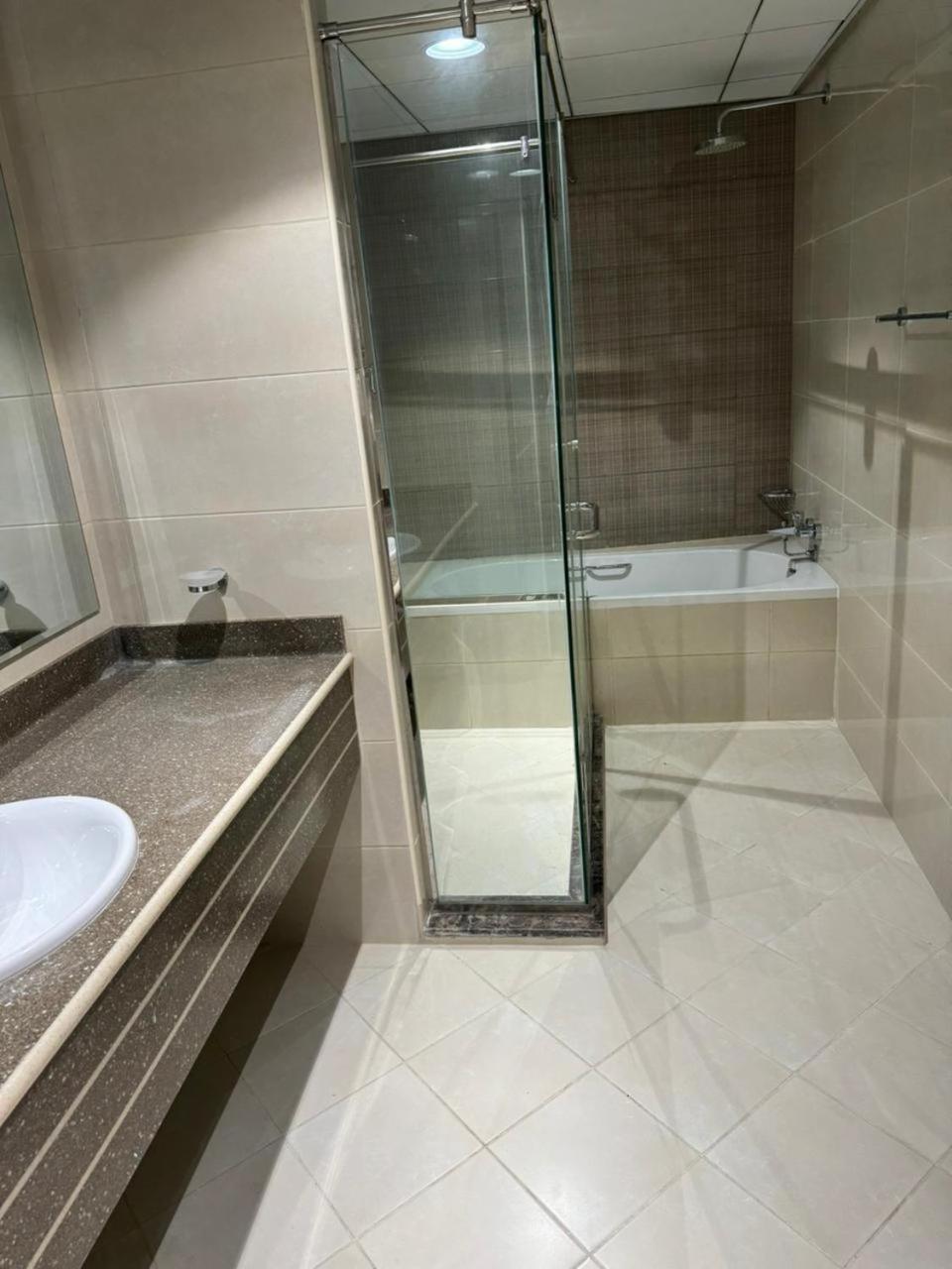 Beautiful 2 Bedroom Full Seaview Apartment